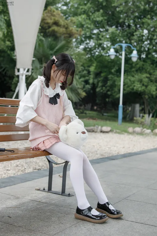 森萝财团 [JKFUN-007] 默陌 80D白丝 [126P 1V]插图7